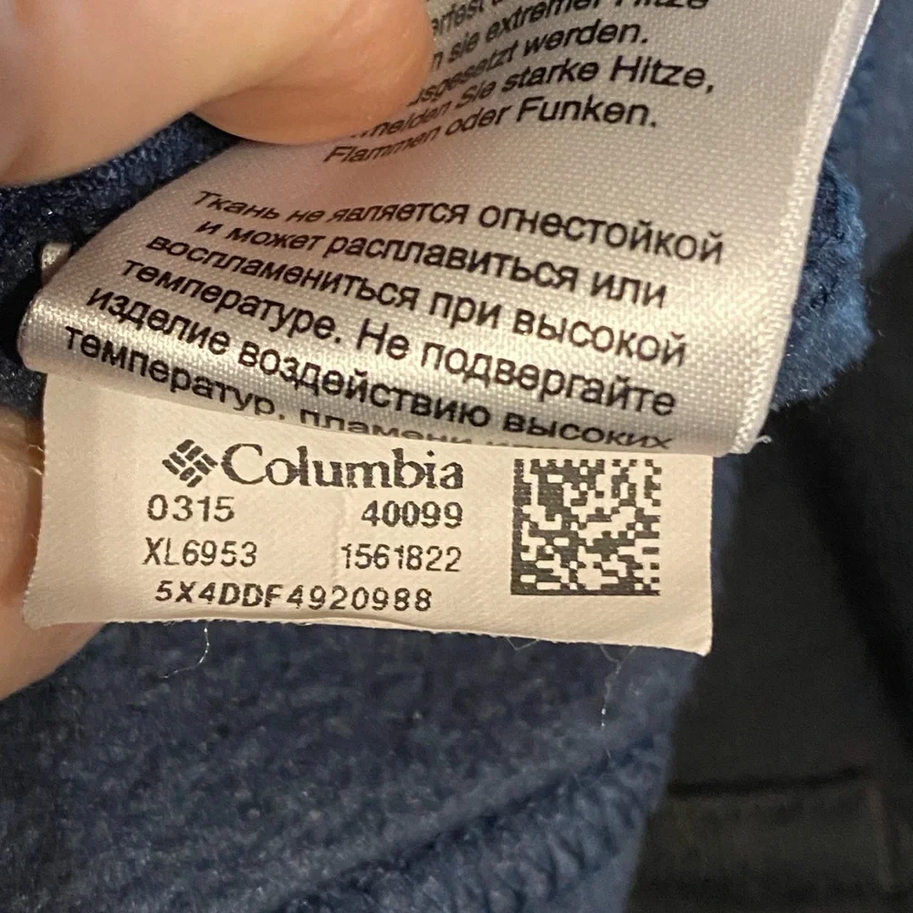 Women’s Columbia Navy Blue Fleece Vest - Picture 5 of 6